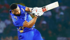 ಅಬ್ಬರ ಸಿಡಿಲಬ್ಬರ... ಒಂದೇ ಓವರ್​ನಲ್ಲಿ 30 ರನ್ ಚಚ್ಚಿದ ಕೀರನ್ ಪೊಲಾರ್ಡ್