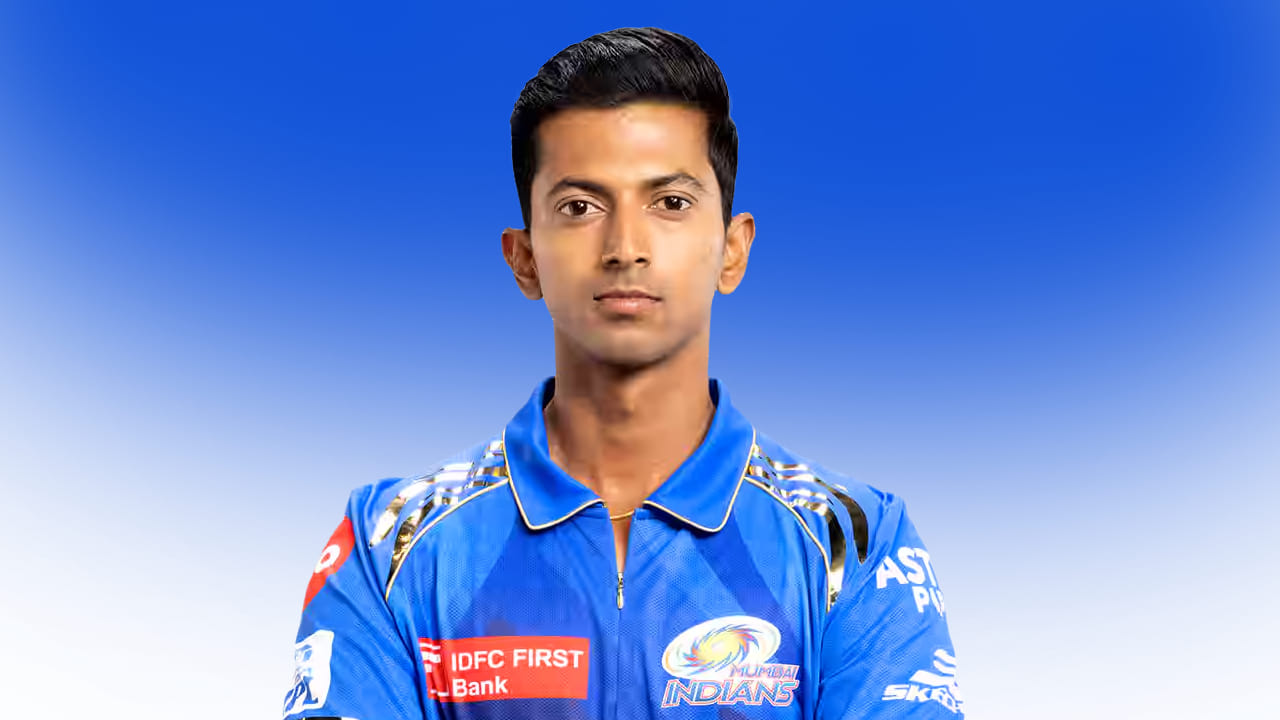 ಕೆಎಲ್ ಶ್ರೀಜಿತ್: ಐಪಿಎಲ್ 2025 ರಲ್ಲಿ ಮುಂಬೈ ಇಂಡಿಯನ್ಸ್ ತಂಡಕ್ಕೆ ಆಯ್ಕೆಯಾಗಿದ್ದ ಕರ್ನಾಟಕದ ವಿಕೆಟ್ ಕೀಪರ್ ಬ್ಯಾಟರ್ ಕೆಎಲ್ ಶ್ರೀಜಿತ್ 30 ಲಕ್ಷ ರೂ. ಮೂಲ ಬೆಲೆಯ ಪಟ್ಟಿಯಲ್ಲಿ ಕಾಣಿಸಿಕೊಂಡರೂ, ಅವರ ಖರೀದಿಗೆ ಯಾವುದೇ ಫ್ರಾಂಚೈಸಿ ಮುಂದೆ ಬಂದಿರಲಿಲ್ಲ.