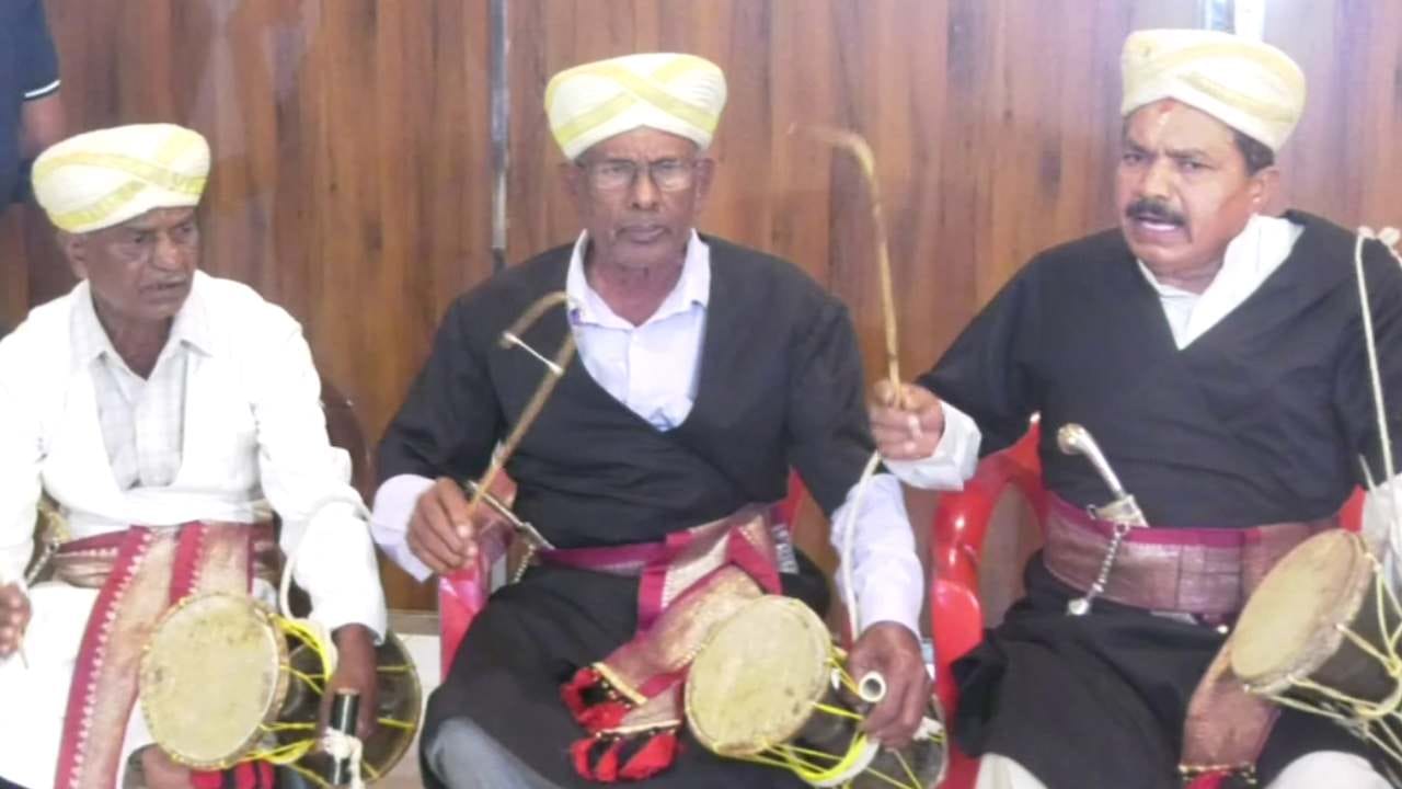 ವಿಶೇಷವಾಗಿ ಹಬ್ಬದಲ್ಲಿ ತಂಬಿಟ್ಟು ಹಾಗೂ ಹುತ್ತರಿ ಗೆಣಸಿನ ಖಾದ್ಯಗಳನ್ನು ತಯಾರಿಸಿ ಭೋಜನ ಮಾಡಲಾಗುತ್ತದೆ. ಜಿಲ್ಲೆಯ ಎಲ್ಲಾ ದೇವಾಲಯಗಳಲ್ಲಿ ಮತ್ತು ವಿವಿಧ ಸಂಘ ಸಂಸ್ಥೆಗಳು ಕೂಡ ಈ ಹಬ್ಬವನ್ನು ಆಚರಣೆ ಮಾಡುತ್ತಾರೆ. ಅಲ್ಲದೆ ಹುತ್ತರಿ ಕೋಲಾಟ ಹಾಗೂ ಕೊಡವರ ವಿವಿಧ ಜನಪದ ಕಲೆಗಳ ಪ್ರದರ್ಶನವಾಗುವುದು ಇದೇ ಹುತ್ತರಿ ಹಬ್ಬದಲ್ಲಿ. ಗ್ರಾಮ ಗ್ರಾಮಗಳಲ್ಲಿ ಜನತೆ ಒಟ್ಟಾಗಿ ಸೇರಿ ಕುಣಿದು ಕುಪ್ಪಳಿಸಿ ಸಂಭ್ರಮಿಸುತ್ತಾರೆ.
