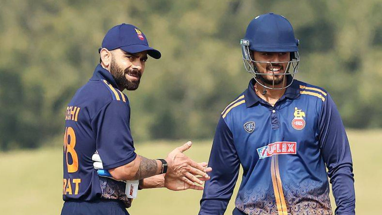 ಬೌಂಡರಿ ಬಾರಿಸುವ ಮೂಲಕ ತಮ್ಮ ಅರ್ಧಶತಕ ಪೂರೈಸಿದ ಕೊಹ್ಲಿ ಕಲೆಹಾಕಿದ 53 ರನ್​ಗಳಲ್ಲಿ 50 ರನ್‌ಗಳು ಕೇವಲ ಬೌಂಡರಿಗಳಿಂದಲೇ ಬಂದವು. ಅಂದರೆ ಕೊಹ್ಲಿ ತಮ್ಮ ಅರ್ಧಶತಕದ ಇನ್ನಿಂಗ್ಸ್​ನಲ್ಲಿ 11 ಬೌಂಡರಿಗಳು ಮತ್ತು ಒಂದು ಸಿಕ್ಸರ್ ಬಾರಿಸಿದ್ದರು. ಆದಾಗ್ಯೂ, ಈ ಬಾರಿ ಶತಕ ಬಾರಿಸಲು ವಿಫಲರಾದ ಕೊಹ್ಲಿ 58 ಎಸೆತಗಳಲ್ಲಿ 77 ರನ್‌ಗಳ ಬಿರುಸಿನ ಇನ್ನಿಂಗ್ಸ್ ಆಡಿ ಔಟಾದರು. 