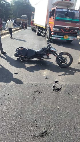 ಬಸ್ ಗುದ್ದಿದ ರಭಸಕ್ಕೆ ನುಜ್ಜುನುಜ್ಜಾದ ಬೈಕ್​ಗಳು!