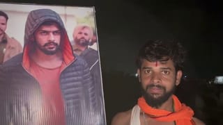 ಸಿಕ್ಕಿದ್ದೇ ಚಾನ್ಸ್​​​ ಅಂತ ವೇದಿಕೆ ಮೇಲೆಯೇ ವೇಣುಗೋಪಾಲ್​​ ಜತೆ ಸಿಎಂ ಗುಸು ಗುಸು ಮಾತು