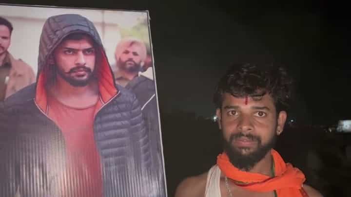 ಅಂಜನಾದ್ರಿಯಲ್ಲೂ ಲಾರೆನ್ಸ್ ಬಿಷ್ಣೋಯಿ ಫೊಟೋ ಪ್ರತ್ಯಕ್ಷ! ತಾನು ಗ್ಯಾಂಗ್ಸ್ಟರ್ ಅಭಿಮಾನಿ ಎಂದ ಹನುಮ ಭಕ್ತ ಅಂಜನಾದ್ರಿಯಲ್ಲೂ ಲಾರೆನ್ಸ್ ಬಿಷ್ಣೋಯಿ ಫೊಟೋ ಪ್ರತ್ಯಕ್ಷ! ತಾನು ಗ್ಯಾಂಗ್ಸ್ಟರ್ ಅಭಿಮಾನಿ ಎಂದ ಹನುಮ ಭಕ್ತ