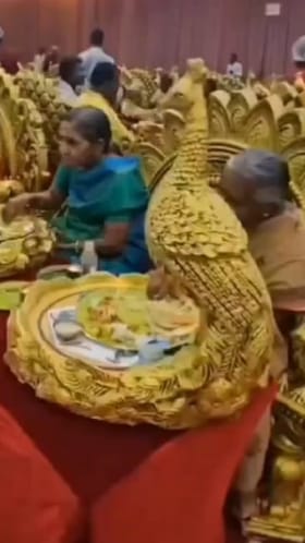 ದಕ್ಷಿಣ ಭಾರತದ ಮದುವೆಯ ಊಟದ ವೈಭವ ನೋಡಿ!