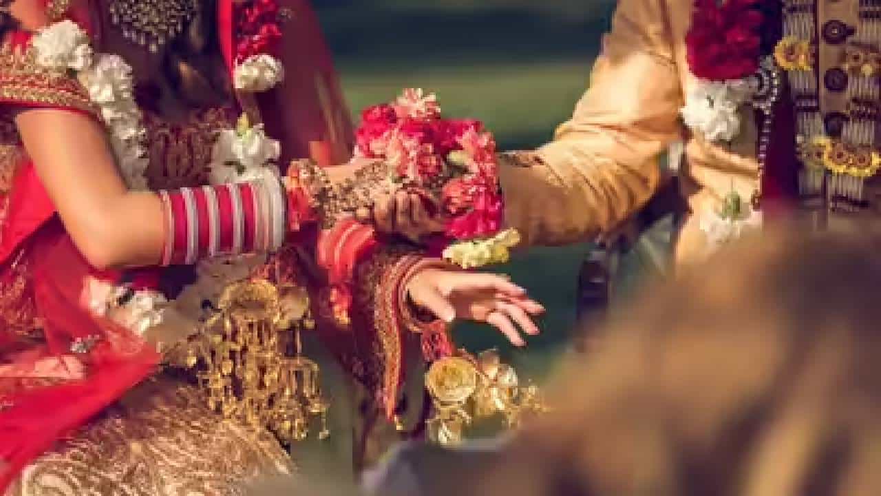 ಪ್ರೀತಿ ಇಷ್ಟೇನಾ? ಇಷ್ಟಪಟ್ಟು ಮದುವೆಯಾಗಿ 24 ಗಂಟೆಯೊಳಗೆ ವಿಚ್ಛೇದನ ಪಡೆದ ದಂಪತಿ