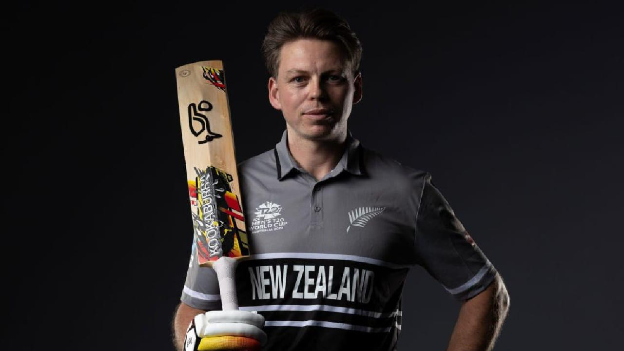 ಹಾಗೆಯೇ ಪ್ರಸ್ತುತ ನ್ಯೂಝಿಲೆಂಡ್ ತಂಡದಲ್ಲಿರುವ ಆಟಗಾರ ಮೈಕೆಲ್ ಬ್ರೇಸ್​ವೆಲ್ ಡೌಗ್ ಬ್ರೇಸ್​ವೆಲ್ ಅವರ ಕಸಿನ್ ಎಂಬುದು ವಿಶೇಷ. ಇನ್ನು ಡೌಗ್ ಬ್ರೇಸ್​ವೆಲ್ ಅವರ ಇನ್ನಿಬ್ಬರು ಅಂಕಲ್​ಗಳಾದ ಡೌಗಲ್ಸ್ ಬ್ರೇಸ್​ವೆಲ್ ಹಾಗೂ ಮಾರ್ಕ್​ ಬ್ರೇಸ್​ವೆಲ್ ಪ್ರಥಮ ದರ್ಜೆ ಕ್ರಿಕೆಟ್​ನಲ್ಲಿ ಕಾಣಿಸಿಕೊಂಡಿದ್ದರು. ಇದೀಗ 35 ವರ್ಷದ ಡೌಗ್ ಬ್ರೇಸ್​ವೆಲ್ ಎಲ್ಲಾ ಮಾದರಿಯ ಕ್ರಿಕೆಟ್​ಗೆ ಗುಡ್ ಬೈ ಹೇಳಿದ್ದಾರೆ.