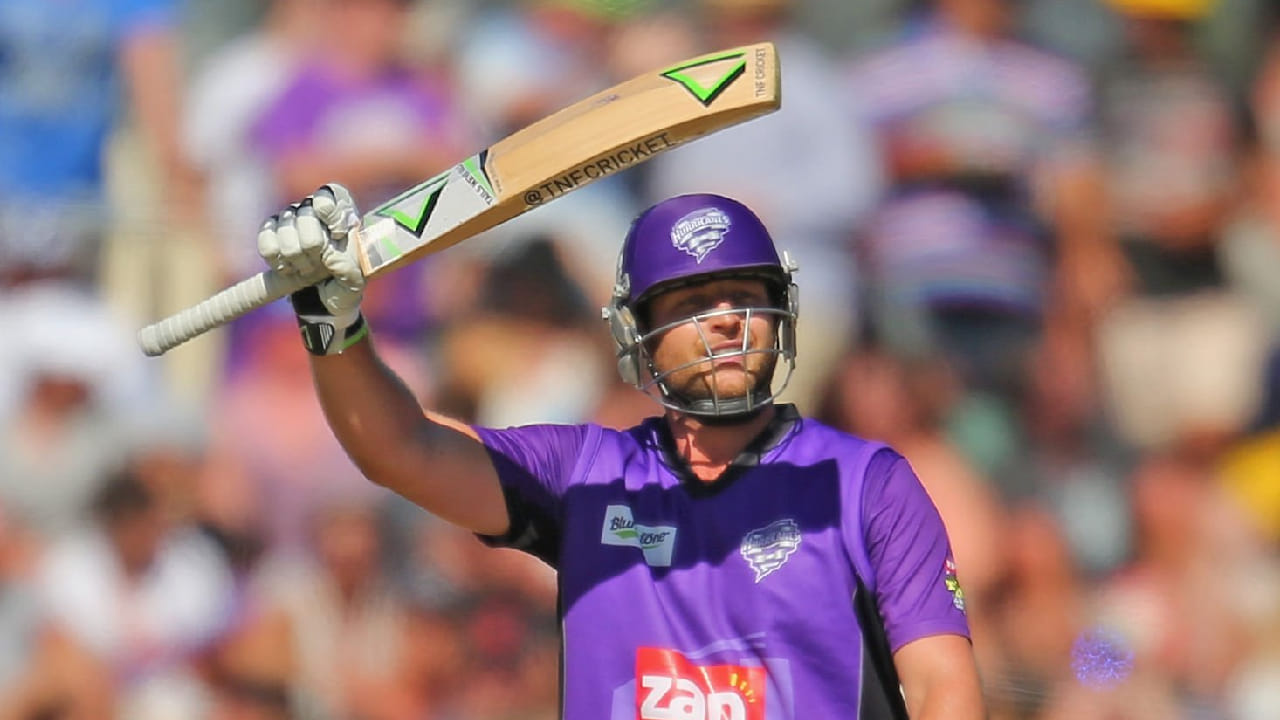 2008 ರಲ್ಲಿ ನಮೀಬಿಯಾ ವಿರುದ್ಧದ ಪಂದ್ಯದಲ್ಲಿ ಆಸ್ಟ್ರೇಲಿಯಾ ಪರ ಸ್ಫೋಟಕ ಬ್ಯಾಟಿಂಗ್ ಪ್ರದರ್ಶಿಸಿದ ಮೈಕೆಲ್ ಹಿಲ್ ಬರೋಬ್ಬರಿ 12 ಸಿಕ್ಸ್ ಸಿಡಿಸಿ ಈ ವಿಶ್ವ ದಾಖಲೆ ನಿರ್ಮಿಸಿದ್ದರು. ಇದೀಗ ಈ ದಾಖಲೆಯನ್ನು ಅಳಿಸಿ ಹಾಕುವಲ್ಲಿ ವೈಭವ್ ಸೂರ್ಯವಂಶಿ ಯಶಸ್ವಿಯಾಗಿದ್ದಾರೆ.