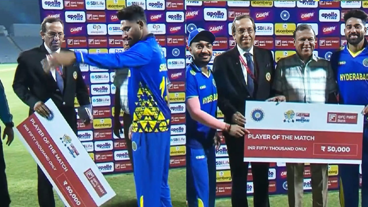 ಪಂದ್ಯ ಶ್ರೇಷ್ಠ ಪ್ರಶಸ್ತಿಯನ್ನು ಸಹ ಆಟಗಾರನಿಗೆ ನೀಡಿದ ಸಿರಾಜ್ ಪಂದ್ಯ ಶ್ರೇಷ್ಠ ಪ್ರಶಸ್ತಿಯನ್ನು ಸಹ ಆಟಗಾರನಿಗೆ ನೀಡಿದ ಸಿರಾಜ್