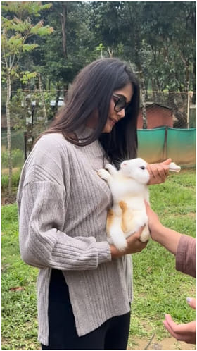 ಪ್ರಾಣಿಗಳ ಜೊತೆ ಖುಷಿಯಾಗಿ ಕಾಲ ಕಳೆದ ಮೋಕ್ಷಿತಾ ಪೈ