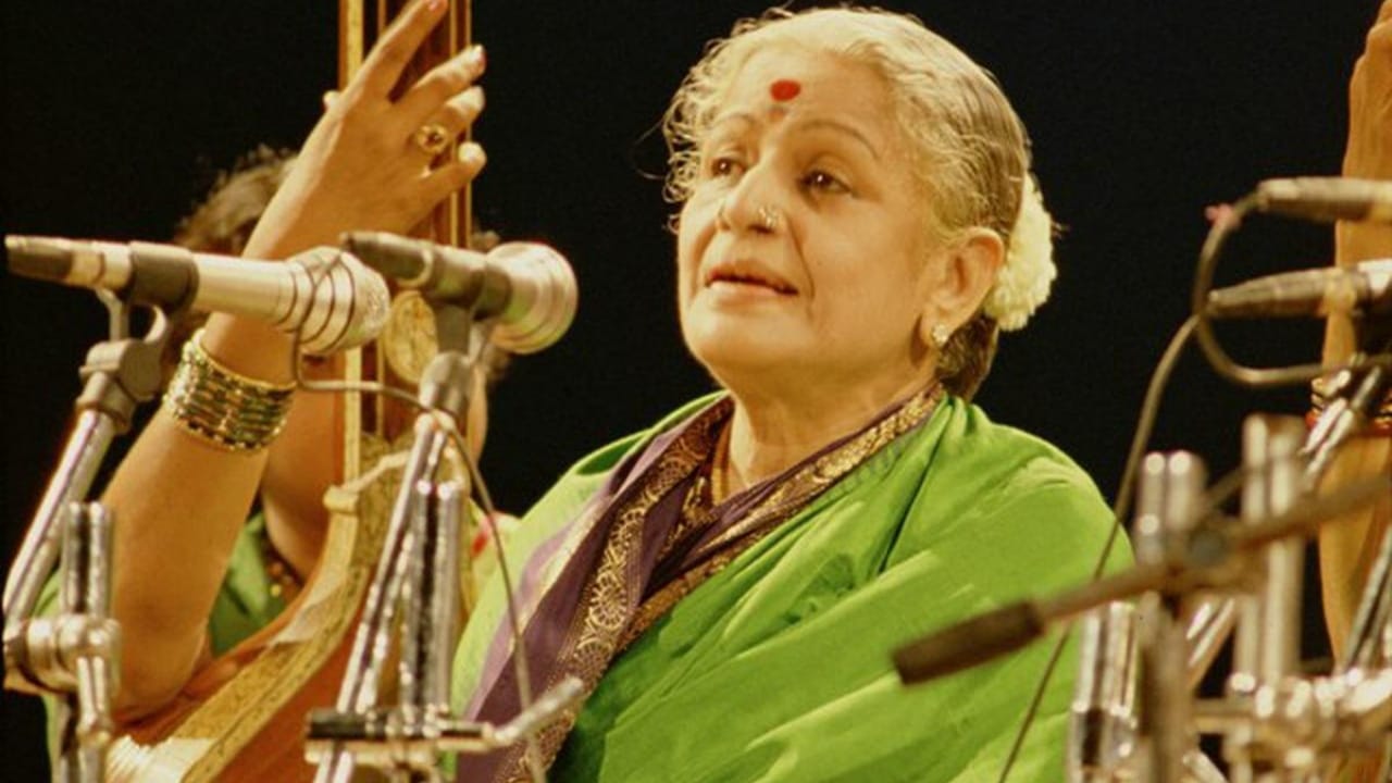 ಎಂಎಸ್ ಸುಬ್ಬಲಕ್ಷ್ಮಿ ಜೀವನ ಆಧರಿಸಿದ ಸಿನಿಮಾ: ನಾಯಕಿ ಯಾರು? ಎಂಎಸ್ ಸುಬ್ಬಲಕ್ಷ್ಮಿ ಜೀವನ ಆಧರಿಸಿದ ಸಿನಿಮಾ: ನಾಯಕಿ ಯಾರು?