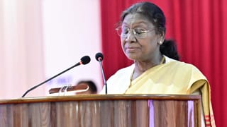 ಹಣೆಗೆ ಬಾಸಿಂಗ, ತಲೆಗೆ ಪೇಟ: ರೈತರ ಪರವಾಗಿ ತಾಂಬೂಲ ಹಿಡಿದು ಡಿಸಿ ಆಫೀಸಿಗೆ ಹೆಣ್ಣು ಕೇಳಲು ಬಂದ ಬಿಜೆಪಿಗರು