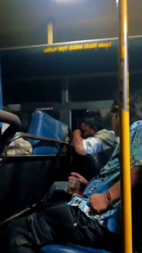 KSRTC ಬಸ್‌ನಲ್ಲಿ ಎಣ್ಣೆ ಪಾರ್ಟಿ: ವಿಡಿಯೋ ವೈರಲ್​​