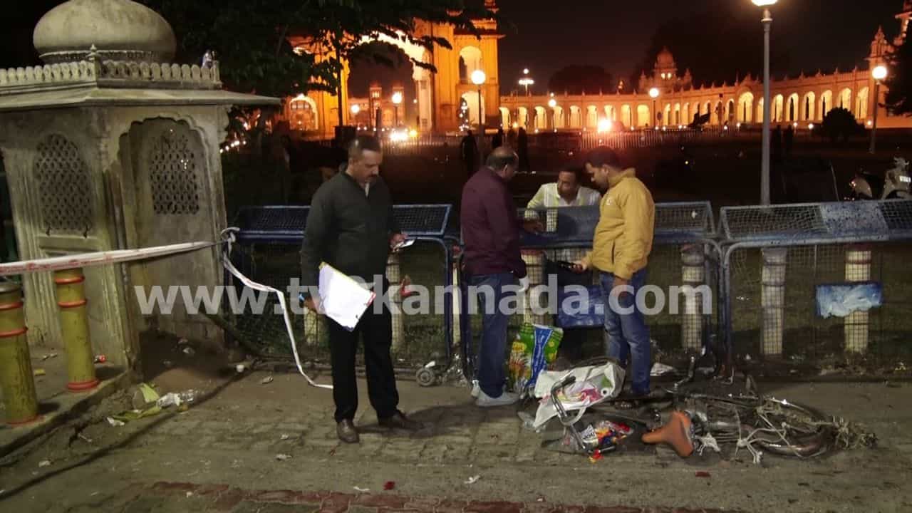 ಮೈಸೂರು ಅರಮನೆ ಮುಂಭಾಗದ ಸ್ಫೋಟಕ್ಕೆ ಅಸಲಿ ಕಾರಣ ಬಹಿರಂಗ ಮೈಸೂರು ಅರಮನೆ ಮುಂಭಾಗದ ಸ್ಫೋಟಕ್ಕೆ ಅಸಲಿ ಕಾರಣ ಬಹಿರಂಗ