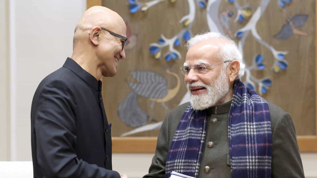 ಭಾರತದಲ್ಲಿ ಎಐ ಸೌಕರ್ಯ ನಿರ್ಮಾಣಕ್ಕೆ ಮೈಕ್ರೋಸಾಫ್ಟ್ನಿಂದ 1.50 ಲಕ್ಷ ಕೋಟಿ ರೂ ಹೂಡಿಕೆ ಭಾರತದಲ್ಲಿ ಎಐ ಸೌಕರ್ಯ ನಿರ್ಮಾಣಕ್ಕೆ ಮೈಕ್ರೋಸಾಫ್ಟ್ನಿಂದ 1.50 ಲಕ್ಷ ಕೋಟಿ ರೂ ಹೂಡಿಕೆ