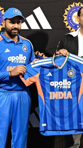 ನೂತನ ಟಿ20 ಜೆರ್ಸಿಯನ್ನು ಅನಾವರಣಗೊಳಿಸಿದ ರೋಹಿತ್