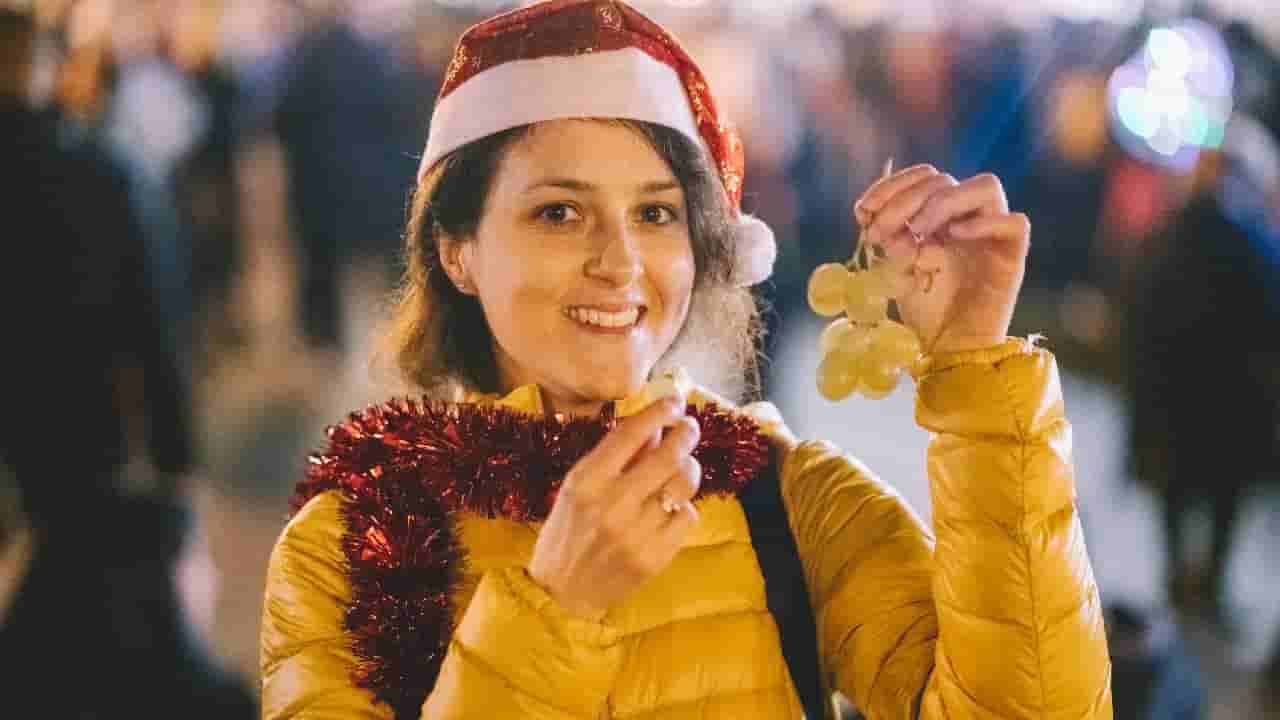New Year Ritual: ಹೊಸ ವರ್ಷದ ರಾತ್ರಿ 12 ಗಂಟೆಗೆ ಜನ 12 ದ್ರಾಕ್ಷಿಗಳನ್ನು ತಿನ್ನೋದೇಕೆ? ಏನಿದು ಸಂಪ್ರದಾಯ?