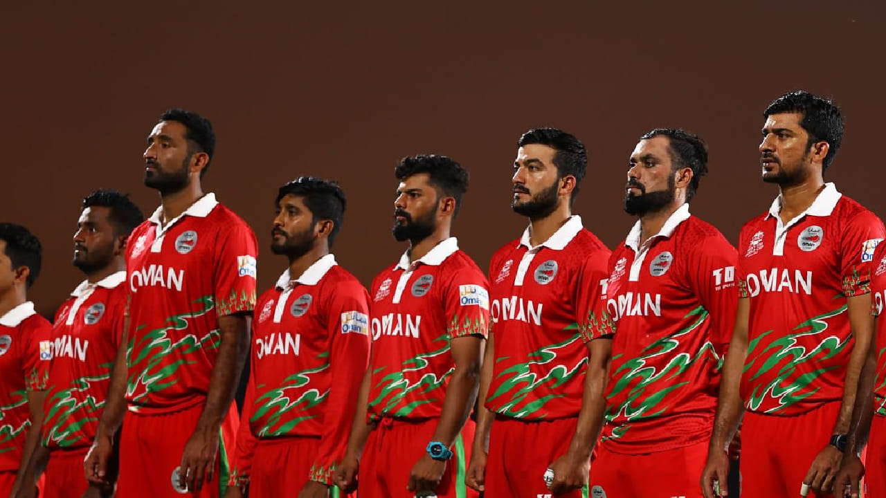 ಒಮಾನ್ ಟಿ20 ತಂಡ: ಜತೀಂದರ್ ಸಿಂಗ್ (ನಾಯಕ), ವಿನಾಯಕ್ ಶುಕ್ಲಾ, ಮೊಹಮ್ಮದ್ ನದೀಮ್, ಶಕೀಲ್ ಅಹ್ಮದ್, ಹಮ್ಮದ್ ಮಿರ್ಝ, ವಾಸಿಂ ಅಲಿ, ಕರಣ್ ಸೋನಾವಾಲೆ, ಶಾ ಫೈಸಲ್, ನದೀಮ್ ಖಾನ್, ಸುಫ್ಯಾನ್ ಮೆಹಮೂದ್, ಜೇ ಒಡೆದರ, ಶಫೀಕ್ ಜಾನ್, ಆಶಿಶ್ ಒಡೆದರ, ಜಿತೇನ್ ರಾಮನಂದಿ, ಹಸ್ನೈನ್ ಅಲಿ ಶಾ.