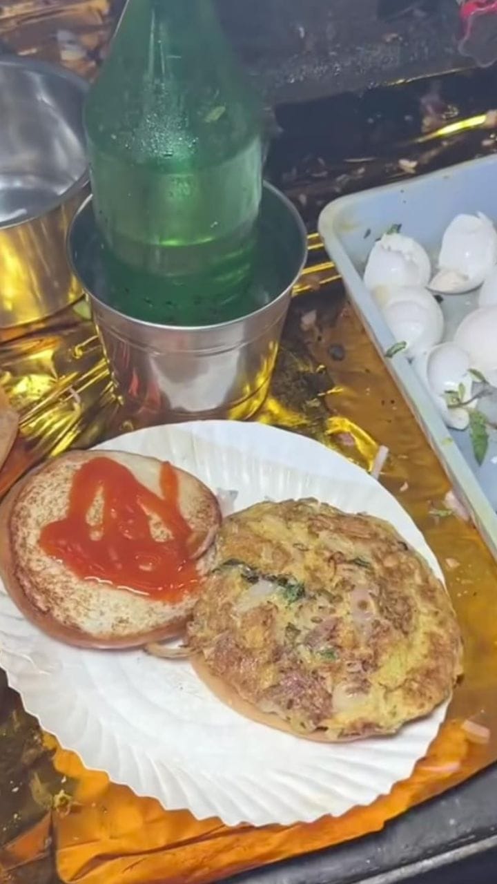 ಹತ್ತೇ ನಿಮಿಷದಲ್ಲಿ ರೆಡಿ ಆಮ್ಲೆಟ್ ಬರ್ಗರ್, ರೆಸಿಪಿ ಇಲ್ಲಿದೆ