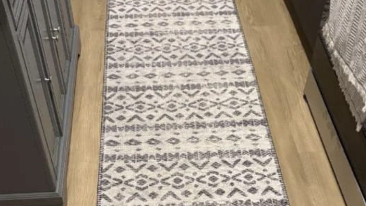 Optical Illusion: ನಿಮ್ಮ ಕಣ್ಣಿಗೊಂದು ಸವಾಲ್; ಈ ಅಡುಗೆ ಮನೆಯಲ್ಲಿರುವ ಐಸ್ ಕ್ಯೂಬ್‌ನ್ನು ಕಂಡುಹಿಡಿಯುವಿರಾ