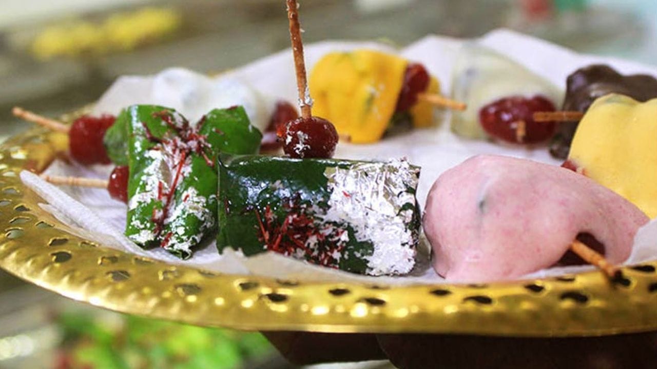 ಬೀದಿ ಬದಿ ಪಾನ್ಗೆ ಫಿದಾ ಆದ ಅಂಬಾನಿ, ಬಚ್ಚನ್, ಏನಿದರ ವಿಶೇಷತೆ? ಬೀದಿ ಬದಿ ಪಾನ್ಗೆ ಫಿದಾ ಆದ ಅಂಬಾನಿ, ಬಚ್ಚನ್, ಏನಿದರ ವಿಶೇಷತೆ?