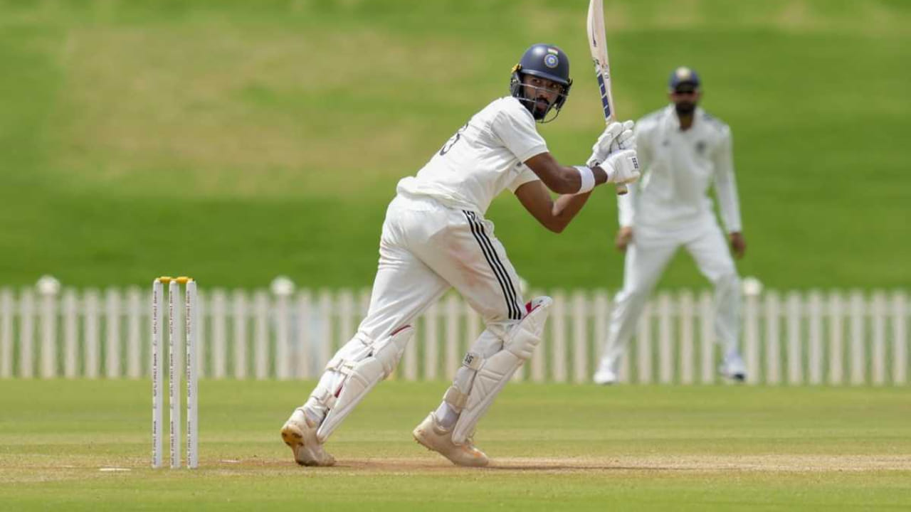 ಪಡಿಕ್ಕಲ್‌ ಇಲ್ಲಿಯವರೆಗೆ ಭಾರತ ತಂಡದ ಪರ ಎರಡು ಟೆಸ್ಟ್ ಮತ್ತು ಎರಡು ಟಿ20 ಪಂದ್ಯಗಳನ್ನು ಆಡಿದ್ದಾರೆ. ಟೆಸ್ಟ್‌ನಲ್ಲಿ ಒಂದು ಅರ್ಧಶತಕ ಸೇರಿದಂತೆ 30 ಸರಾಸರಿಯಲ್ಲಿ 90 ರನ್ ಗಳಿಸಿರುವ ಪಡಿಕ್ಕಲ್ ಟಿ20ಯಲ್ಲಿ 19 ರ ಸರಾಸರಿಯಲ್ಲಿ 38 ರನ್ ಗಳಿಸಿದ್ದಾರೆ. ಆದಾಗ್ಯೂ ಪಡಿಕ್ಕಲ್ ಅವರಿಗೆ ಇನ್ನೂ ಪೂರ್ಣ ಅವಕಾಶ ಸಿಕ್ಕಿಲ್ಲ ಎಂಬುದು ಸ್ಪಷ್ಟವಾಗಿದೆ. 