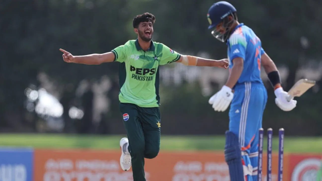 ಭಾನುವಾರ ನಡೆದ ಅಂಡರ್-19 ಏಷ್ಯಾಕಪ್ ಏಕಪಕ್ಷೀಯ ಫೈನಲ್‌ನಲ್ಲಿ ಮೊದಲು ಬ್ಯಾಟಿಂಗ್ ಮಾಡಿದ ಪಾಕಿಸ್ತಾನ ಎಂಟು ವಿಕೆಟ್‌ಗಳಿಗೆ 347 ರನ್ ಗಳಿಸಿತು. ಈ ಗುರಿ ಬೆನ್ನಟ್ಟಿದ ಟೀಂ ಇಂಡಿಯಾ 26.2 ಓವರ್‌ಗಳಲ್ಲಿ 156 ರನ್‌ಗಳಿಗೆ ಆಲೌಟ್ ಆಯಿತು. ಈ ಮೂಲಕ ಪಾಕಿಸ್ತಾನ ತಂಡಕ್ಕೆ ಚೊಚ್ಚಲ ಏಷ್ಯಾಕಪ್ ಟ್ರೋಫಿ ಲಭಿಸಿತು.