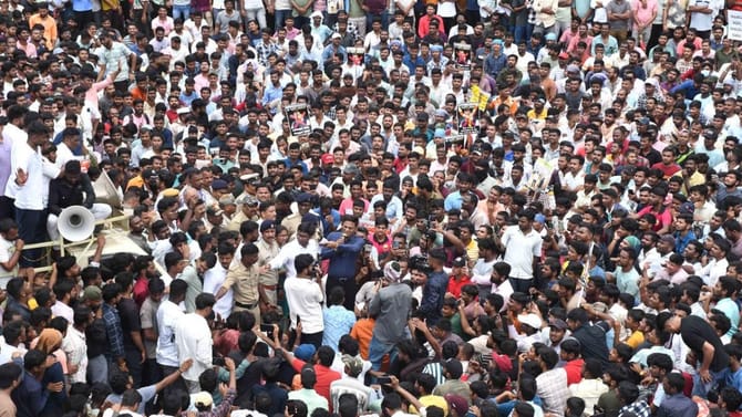 ಉದ್ಯೋಗಾಕಾಂಕ್ಷಿಗಳ ಪ್ರತಿಭಟನೆಯ ಹೆಡ್​​ ಕ್ವಾರ್ಟಸ್​ ಆಗಿದ್ದೇಕೆ  ಧಾರವಾಡ?
