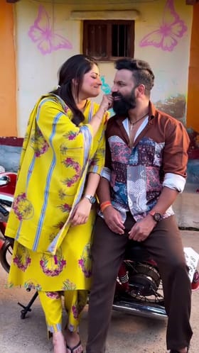 ಸತೀಶ್ ಕೆನ್ನೆ ಹಿಂಡಿದ ರಚಿತಾ ರಾಮ್