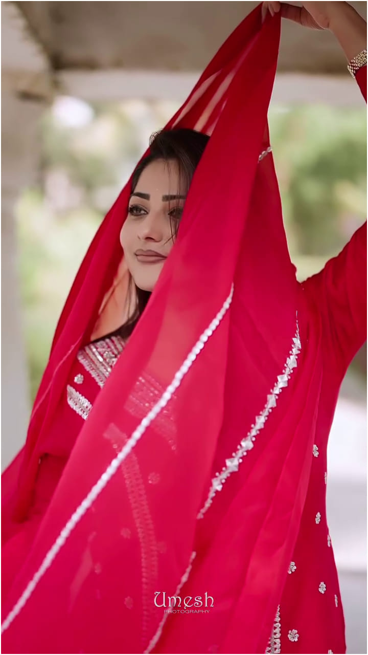 ರಚಿತಾ ರಾಮ್ ಎಷ್ಟು ಸುಂದರಿ ನೋಡಿ