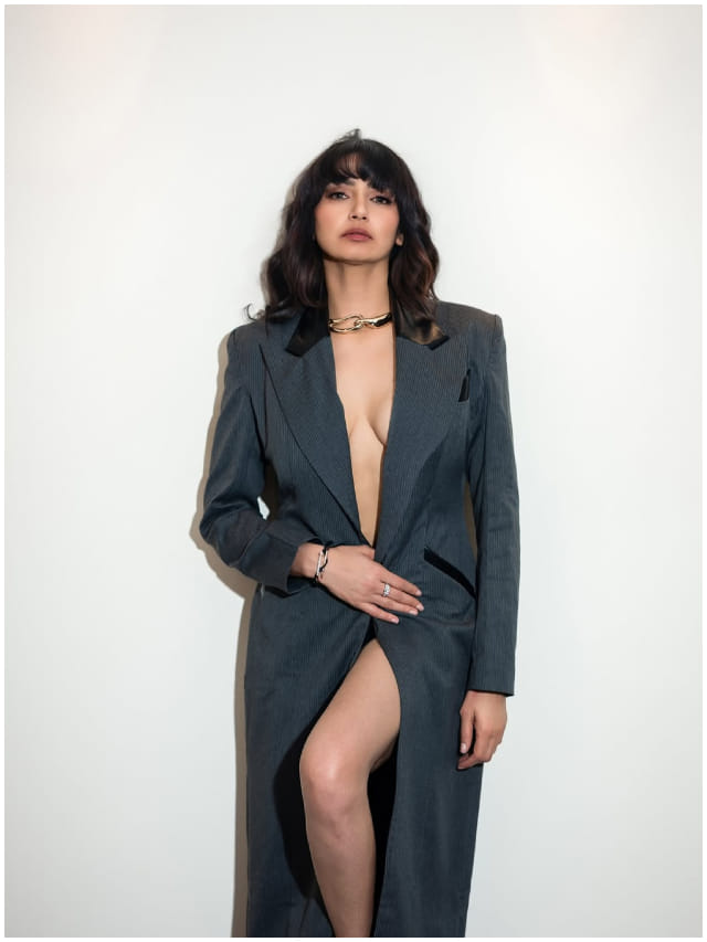 ಇಂಥ ಚಳಿಯಲ್ಲೂ ಹಾಟ್ ಅವತಾರ ತಾಳಿದ ರಾಗಿಣಿ ದ್ವಿವೇದಿ