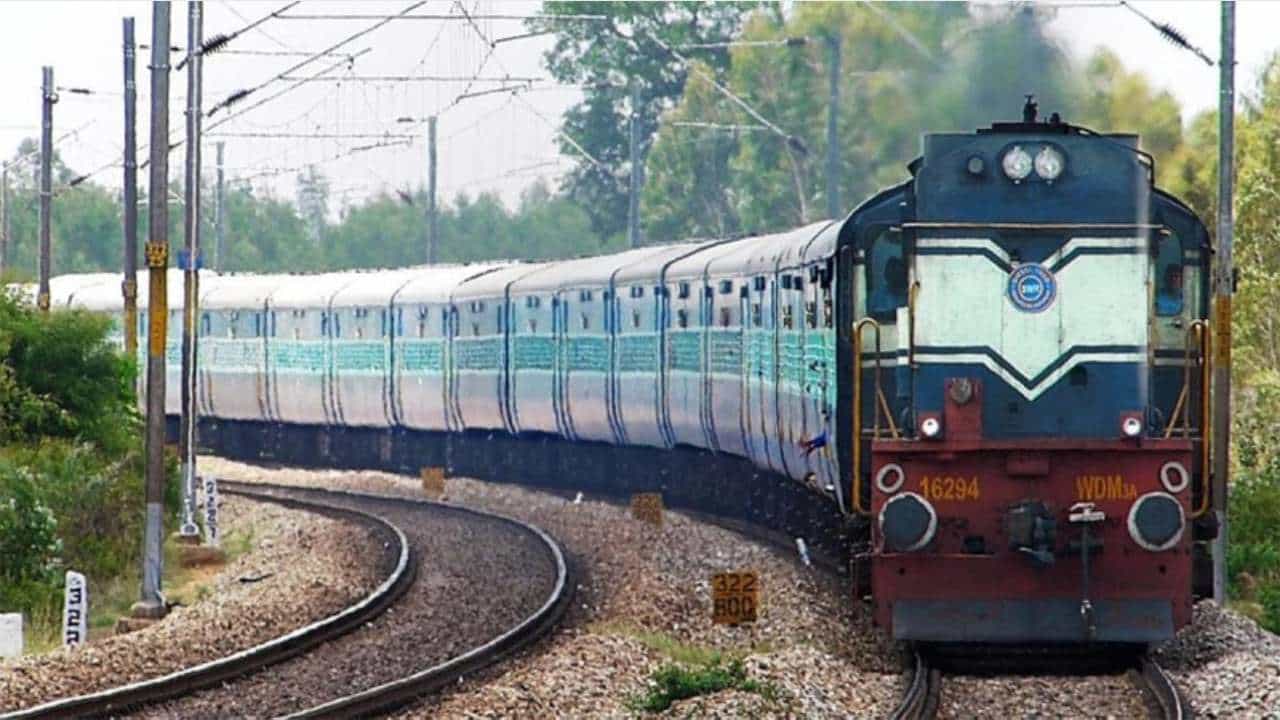 ಪ್ರಯಾಣಿಕರ ಗಮನಕ್ಕೆ: ಬೆಂಗಳೂರಿನಿಂದ ಹೊರಡುವ ಹಲವು ರೈಲುಗಳ ಸಂಚಾರ ರದ್ದು ಪ್ರಯಾಣಿಕರ ಗಮನಕ್ಕೆ: ಬೆಂಗಳೂರಿನಿಂದ ಹೊರಡುವ ಹಲವು ರೈಲುಗಳ ಸಂಚಾರ ರದ್ದು
