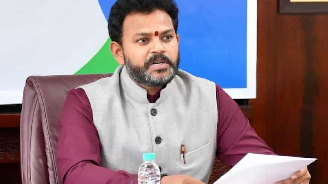 ಭಾರತಕ್ಕೆ ಐದಾರು ದೊಡ್ಡ ವಿಮಾನಯಾನ ಸಂಸ್ಥೆಗಳ ಅಗತ್ಯವಿದೆ: ಸಚಿವ ರಾಮ್ಮೋಹನ್ ನಾಯ್ಡು ಭಾರತಕ್ಕೆ ಐದಾರು ದೊಡ್ಡ ವಿಮಾನಯಾನ ಸಂಸ್ಥೆಗಳ ಅಗತ್ಯವಿದೆ: ಸಚಿವ ರಾಮ್ಮೋಹನ್ ನಾಯ್ಡು
