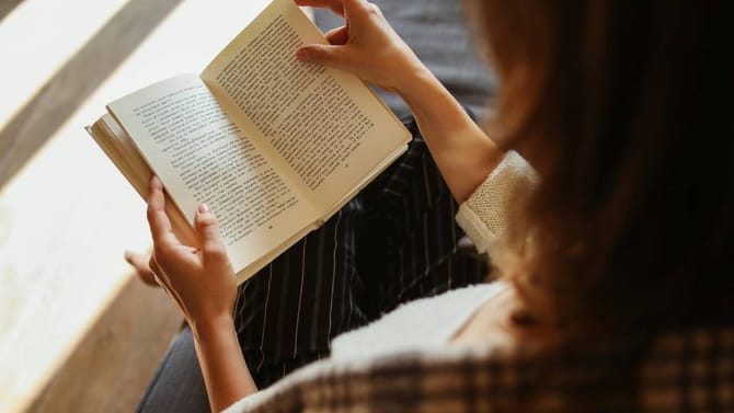 ಪುಸ್ತಕ ಓದುವುದರಿಂದ ಲಭಿಸುವ ಪ್ರಯೋಜನಗಳೇನು?