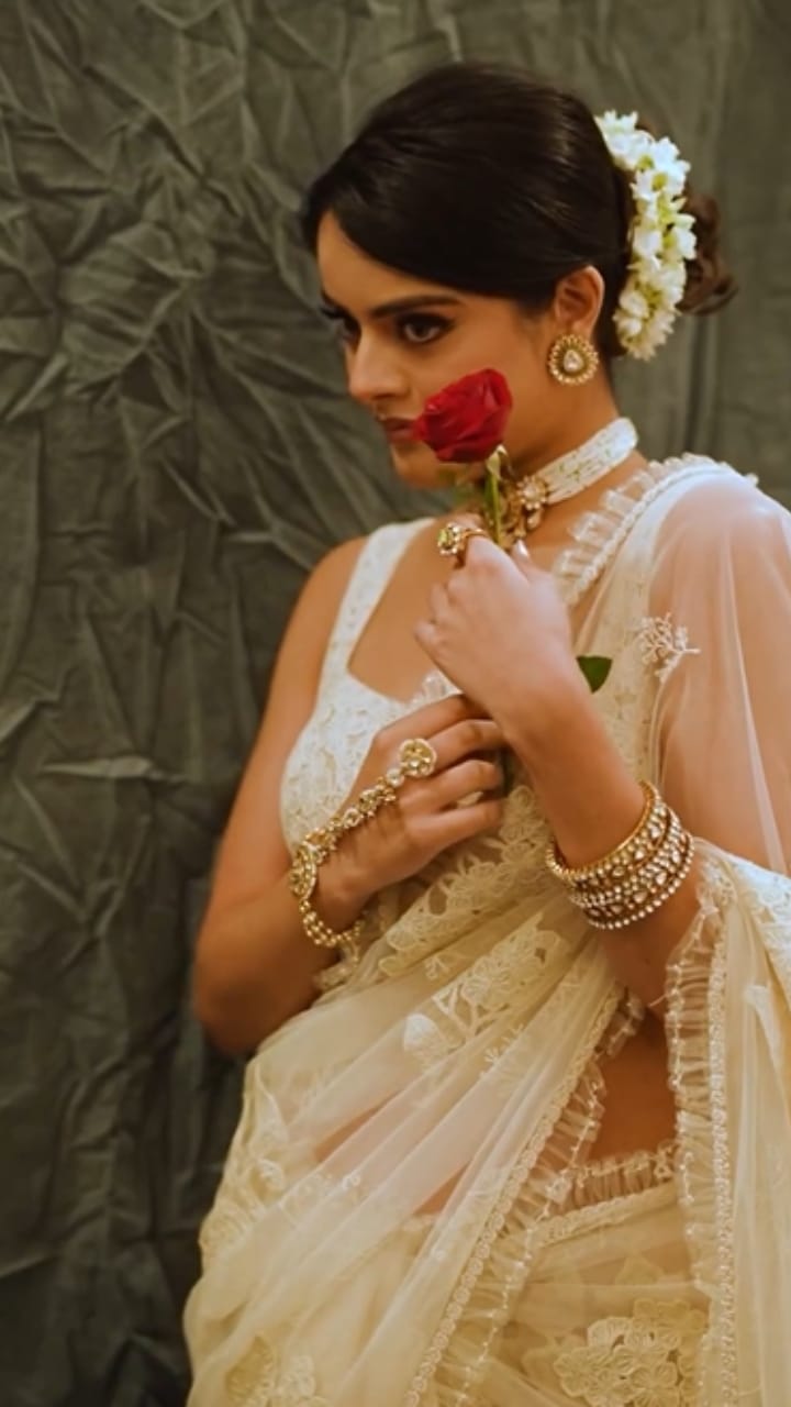 ಪ್ರಭಾಸ್ ಕೊಡಿಸಿದ ಸೀರೆಯುಟ್ಟು ಸಂಭ್ರಮಿಸಿದ ರಿಧಿ ಕುಮಾರ್