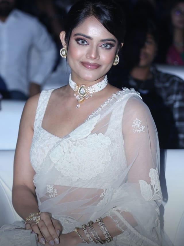 ಪ್ರಭಾಸ್ ಉಡುಗೊರೆ ಕೊಟ್ಟ ಸೀರೆ ಉಟ್ಟು ಮಿಂಚಿದ ನಟಿ ರಿಧಿ ಕುಮಾರ್