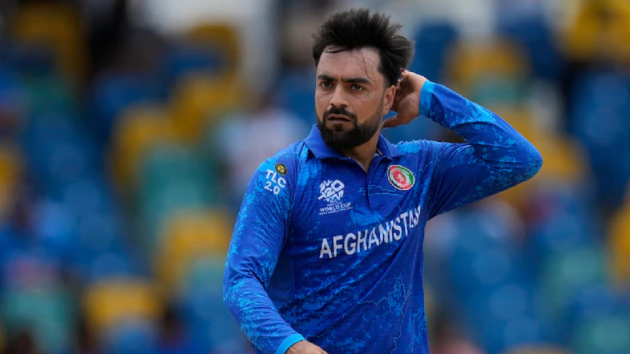 ಇದಕ್ಕೂ ಮುನ್ನ ಈ ವಿಶ್ವ ದಾಖಲೆ ಅಫ್ಘಾನಿಸ್ತಾನದ ಸ್ಪಿನ್ ಮಾಂತ್ರಿಕ ರಶೀದ್ ಖಾನ್ ಹೆಸರಿನಲ್ಲಿತ್ತು. 2018 ರಲ್ಲಿ 61 ಟಿ೨೦ ಇನಿಂಗ್ಸ್ ಮೂಲಕ ರಶೀದ್ ಒಟ್ಟು 96 ವಿಕೆಟ್ ಕಬಳಿಸಿದ್ದರು.