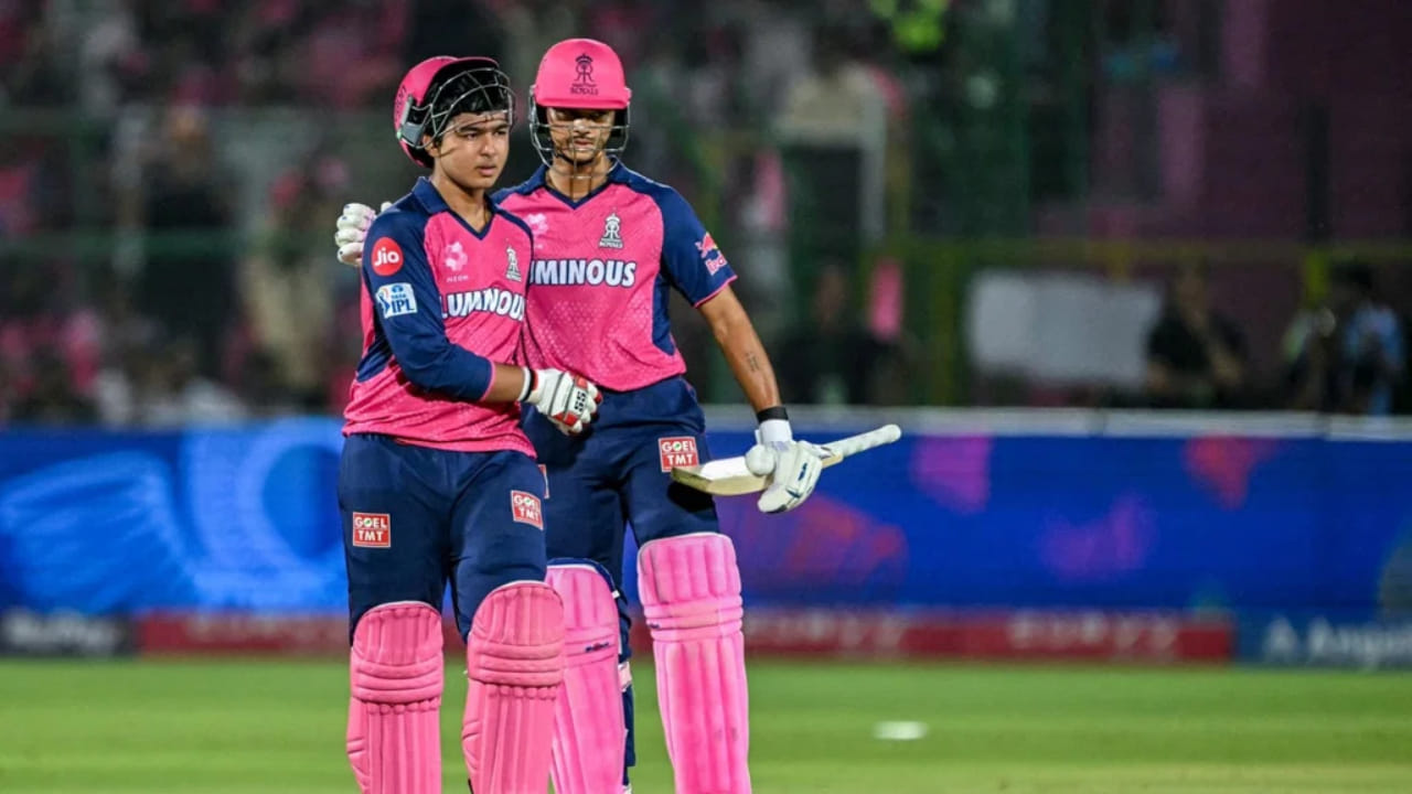 ರಾಜಸ್ಥಾನ್ ರಾಯಲ್ಸ್: ರವೀಂದ್ರ ಜಡೇಜಾ, ಸ್ಯಾಮ್ ಕರ್ರಾನ್, ಡೊನೊವನ್ ಫೆರೇರಾ, ಸಂದೀಪ್ ಶರ್ಮಾ, ಶುಭಂ ದುಬೆ, ವೈಭವ್ ಸೂರ್ಯವಂಶಿ, ಲುವಾನ್-ಡ್ರೆ ಪ್ರಿಟೋರಿಯಸ್, ಶಿಮ್ರಾನ್ ಹೆಟ್ಮೆಯರ್, ಯಶಸ್ವಿ ಜೈಸ್ವಾಲ್, ಧ್ರುವ್ ಜುರೆಲ್, ರಿಯಾನ್ ಪರಾಗ್, ಯುಧ್ವೀರ್ ಸಿಂಗ್ ಚರಕ್, ಜೋಫ್ರಾ ಆರ್ಚರ್, ತುಷಾರ್ ದೇಶಪಾಂಡೆ, ಕ್ವೆನಾ ಮಫಕಾ, ನಾಂದ್ರೆ ಬರ್ಗರ್, ರವಿ ಬಿಷ್ಣೋಯ್, ಸುಶಾಂತ್ ಮಿಶ್ರಾ, ಯಶ್ ರಾಜ್ ಪುಂಜಾ, ವಿಘ್ನೇಶ್ ಪುತ್ತೂರು, ರವಿ ಸಿಂಗ್, ಅಮನ್ ರಾವ್, ಬ್ರಿಜೇಶ್ ಶರ್ಮಾ, ಆಡಮ್ ಮಿಲ್ನೆ, ಕುಲದೀಪ್ ಸೇನ್