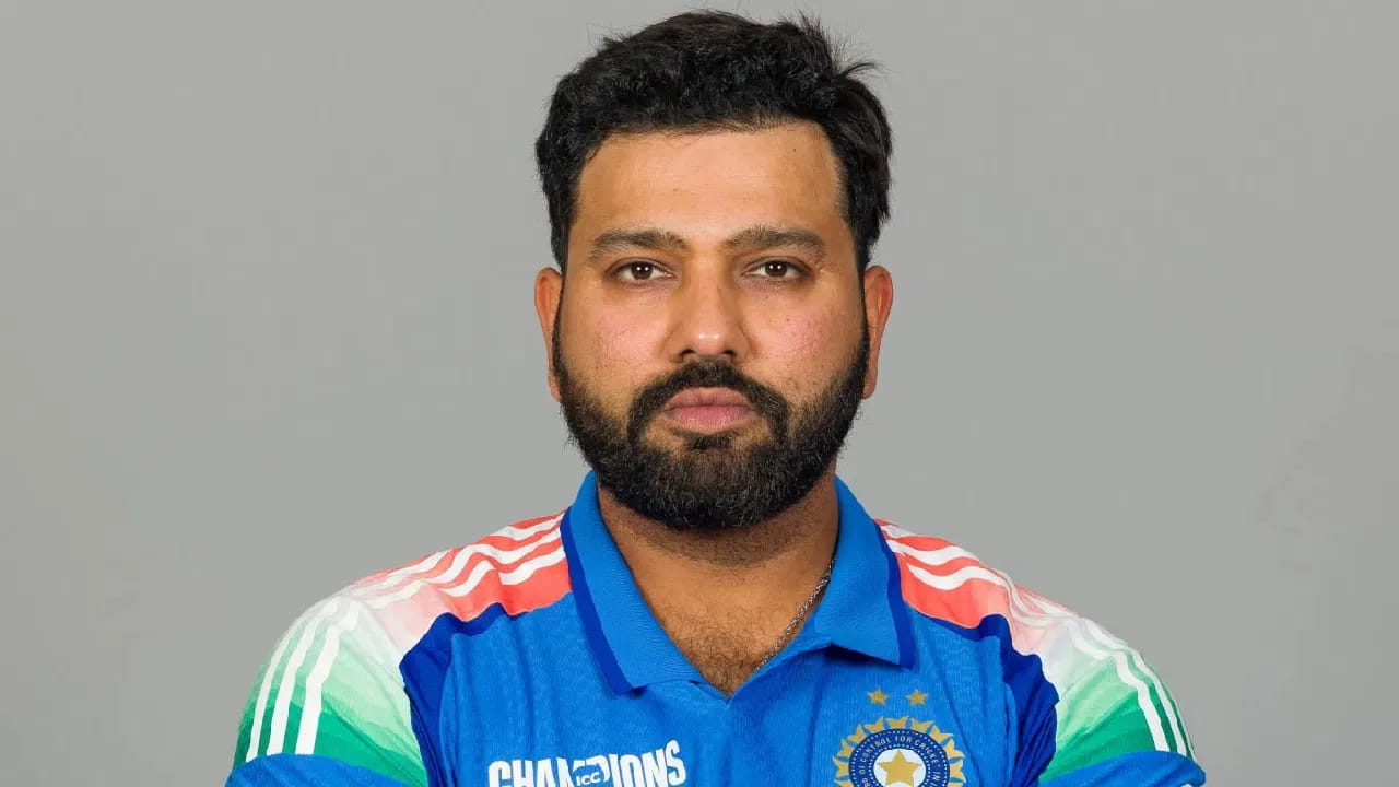 ರೋಹಿತ್ ಶರ್ಮಾ: 2024ರ ಟಿ20 ವಿಶ್ವಕಪ್​ನಲ್ಲಿ ಭಾರತ ತಂಡವನ್ನು ಮುನ್ನಡೆಸಿದ್ದು ರೋಹಿತ್ ಶರ್ಮಾ. ಆದರೆ ವಿಶ್ವಕಪ್​ನಲ್ಲಿ ಟೀಮ್ ಇಂಡಿಯಾ ಚಾಂಪಿಯನ್​ ಪಟ್ಟ ಅಲಂಕರಿಸಿದ ಬೆನ್ನಲ್ಲೇ ಹಿಟ್​ಮ್ಯಾನ್ ಟಿ20 ಅಂತಾರಾಷ್ಟ್ರೀಯ ಕ್ರಿಕೆಟ್​ಗೆ ವಿದಾಯ ಹೇಳಿದ್ದಾರೆ. ಹೀಗಾಗಿ ಸೌತ್ ಆಫ್ರಿಕಾ ವಿರುದ್ಧದ ಟಿ20 ಸರಣಿಗೆ ರೋಹಿತ್ ಶರ್ಮಾ ಅವರನ್ನು ಪರಿಗಣಿಸಲಾಗಿಲ್ಲ.