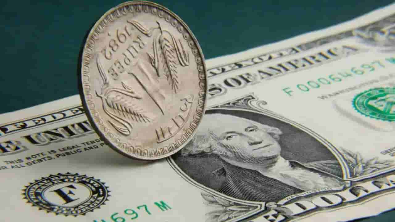 Rupee vs Dollar: ರುಪಾಯಿ ಹೊಸ ದಾಖಲೆ ಮಟ್ಟಕ್ಕೆ ಕುಸಿತ; ಈ ವರ್ಷದಲ್ಲಿ ಅತ್ಯಂತ ಕಳಪೆ ಪ್ರದರ್ಶನ ತೋರಿದ ಭಾರತದ ಕರೆನ್ಸಿ