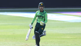 41 ಬೌಂಡರಿ, 19 ಸಿಕ್ಸರ್‌, 471 ರನ್‌ ಸಿಡಿಸಿದ ಸಮೀರ್ ಮಿನ್ಹಾಸ್