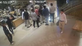 ಖ್ಯಾತ ನಿರೂಪಕಿಯ ಮಾಜಿ ಪತಿ ಪಬ್​​ ಸಿಬ್ಬಂದಿ ಮೇಲೆ ಹಲ್ಲೆ