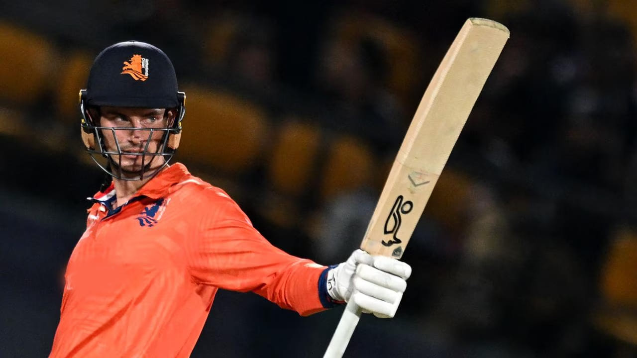 ಆಸ್ಟ್ರೇಲಿಯಾದಲ್ಲಿ ನಡೆದ ಗ್ರೇಡ್ ಟಿ20 ಕ್ರಿಕೆಟ್ ಟೂರ್ನಿಯಲ್ಲಿ ಆಲ್ಟೋನಾ ಸ್ಪೋರ್ಟ್ಸ್ ಪರ ಕಣಕ್ಕಿಳಿದ ಸ್ಕಾಟ್ ಎಡ್ವರ್ಡ್ಸ್ ಸಿಡಿಲಬ್ಬರದ ಬ್ಯಾಟಿಂಗ್ ಪ್ರದರ್ಶಿಸಿದರು. ವಿಲಿಯಮ್ಸ್ ಲ್ಯಾಂಡಿಂಗ್ ಎಸ್ಸಿ ತಂಡದ ವಿರುದ್ಧದ ಈ ಪಂದ್ಯದಲ್ಲಿ ಮೊದಲು ಬ್ಯಾಟ್ ಮಾಡಿದ ಆಲ್ಟೋನಾ ಸ್ಪೋರ್ಟ್ಸ್ ಪರ ಎಡ್ವರ್ಡ್ಸ್ ಆರಂಭಿಕರಾಗಿ ಕಣಕ್ಕಿಳಿದಿದ್ದರು.