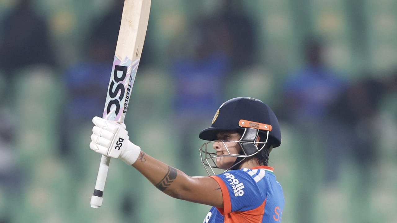 ಶಫಾಲಿ 2025 ರಲ್ಲಿ ಟಿ20 ಕ್ರಿಕೆಟ್‌ನಲ್ಲಿ ಗಮನಾರ್ಹ ಪ್ರದರ್ಶನ ನೀಡಿದ್ದಾರೆ. ಶಫಾಲಿ 9 ಪಂದ್ಯಗಳಲ್ಲಿ 58.85 ಸ್ಟ್ರೈಕ್ ರೇಟ್‌ನಲ್ಲಿ ಒಟ್ಟು 412 ರನ್ ಗಳಿಸಿದ್ದಾರೆ. 2025 ರಲ್ಲಿ ಇಲ್ಲಿಯವರೆಗೆ, ಮಹಿಳಾ ಕ್ರಿಕೆಟ್‌ನಲ್ಲಿ ಅತಿ ಹೆಚ್ಚು ಟಿ20 ರನ್ ಗಳಿಸಿದ ದಾಖಲೆ ಐರ್ಲೆಂಡ್‌ನ ಗ್ಯಾಬಿ ಲೂಯಿಸ್ ಅವರ ಹೆಸರಿನಲ್ಲಿದೆ. ಗ್ಯಾಬಿ 454 ರನ್ ಗಳಿಸಿದ್ದಾರೆ. ಗ್ಯಾಬಿ 13 ಟಿ20 ಪಂದ್ಯಗಳ 11 ಇನ್ನಿಂಗ್ಸ್‌ಗಳಲ್ಲಿ 50.44 ಸರಾಸರಿಯಲ್ಲಿ ಈ ರನ್ ಗಳಿಸಿದ್ದಾರೆ.