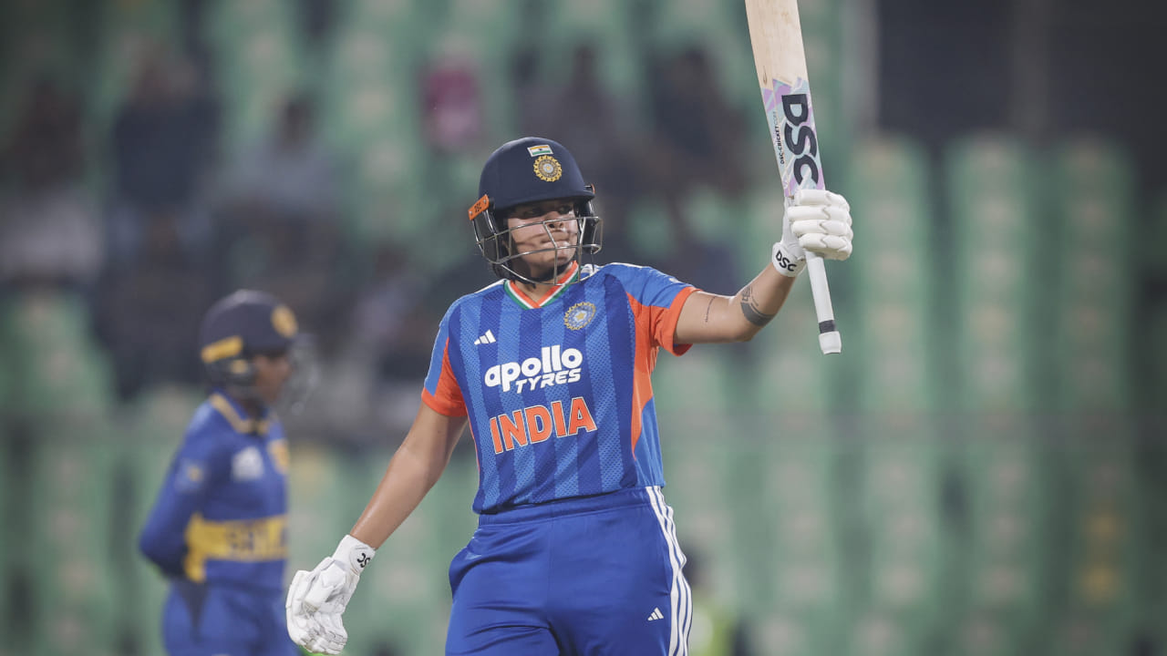 ಆದಾಗ್ಯೂ, ಅದರ ನಂತರ, ಶಫಾಲಿ ಎರಡನೇ, ಮೂರನೇ ಮತ್ತು ನಾಲ್ಕನೇ ಪಂದ್ಯಗಳಲ್ಲಿ ಸತತ ಅರ್ಧಶತಕಗಳನ್ನು ಬಾರಿಸಿದ್ದಾರೆ. ಈಗ ಶಫಾಲಿ ಅಂತಿಮ ಪಂದ್ಯದಲ್ಲಿಯೂ ಇದೇ ರೀತಿ ಅಬ್ಬರಿಸಿದರೆ, 2025 ರಲ್ಲಿ ಅಂತರರಾಷ್ಟ್ರೀಯ ಟಿ20 ಕ್ರಿಕೆಟ್‌ನಲ್ಲಿ ಅತಿ ಹೆಚ್ಚು ರನ್‌ಗಳನ್ನು (ಪೂರ್ಣ ಸದಸ್ಯರ ತಂಡ) ಗಳಿಸಿದ ಮಹಿಳಾ ಬ್ಯಾಟರ್ ಎಂಬ ದಾಖಲೆ ಬರೆಯಲಿದ್ದಾರೆ. 