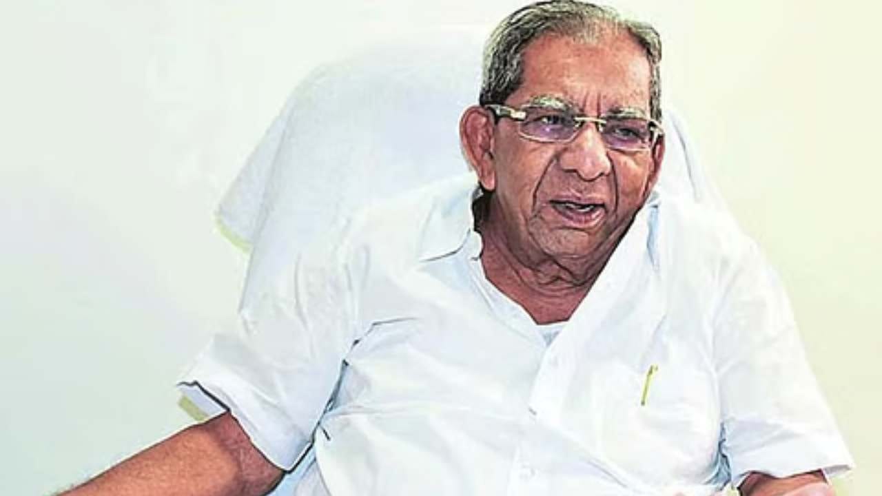 ಕಾಂಗ್ರೆಸ್ನ ಅತ್ಯಂತ ಪ್ರಭಾವಿ ಹಿರಿಯ ನಾಯಕ, ಅಖಿಲ ಭಾರತ ವೀರಶೈವ ಮಹಾಸಭಾದ ಅಧ್ಯಕ್ಷ ಶಾಮನೂರು ಶಿವಶಂಕರಪ್ಪ (94) ಭಾನುವಾರ ಬೆಂಗಳೂರಿನ ಖಾಸಗಿ ಆಸ್ಪತ್ರೆಯಲ್ಲಿ ವಿಧಿವಶರಾಗಿದ್ದಾರೆ.