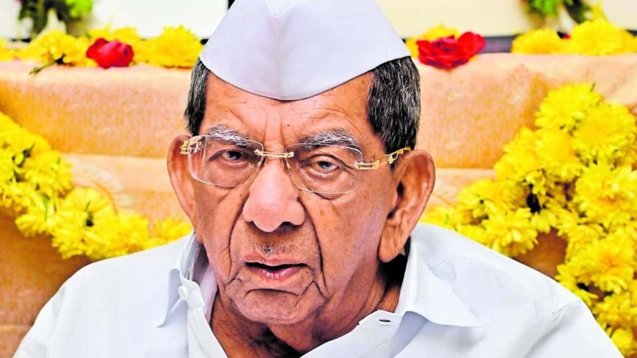 1999ರಲ್ಲಿ ನಡೆದ ಲೋಕಸಭೆಯ ಮಧ್ಯಂತರ ಚುನಾವಣೆಯಲ್ಲಿ ಶಾಮನೂರ ಶಿವಶಂಕರಪ್ಪ ಸೋಲು ಕಂಡಿದ್ದರು. ಐದು ದಶಕಗಳ ರಾಜಕೀಯ ಜೀವನದಲ್ಲಿ ಒಂದೇ ಒಂದು ಸೋಲು ಇದಾಗಿತ್ತು.