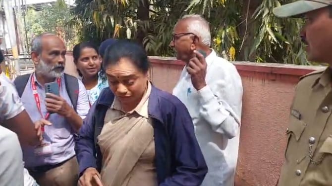 ಕರ್ತವ್ಯದಲ್ಲಿದ್ದ ಎಎಸ್ಐ ಮಾಂಗಲ್ಯಸರವನ್ನೇ ಕದ್ದ ಕಳ್ಳರು!