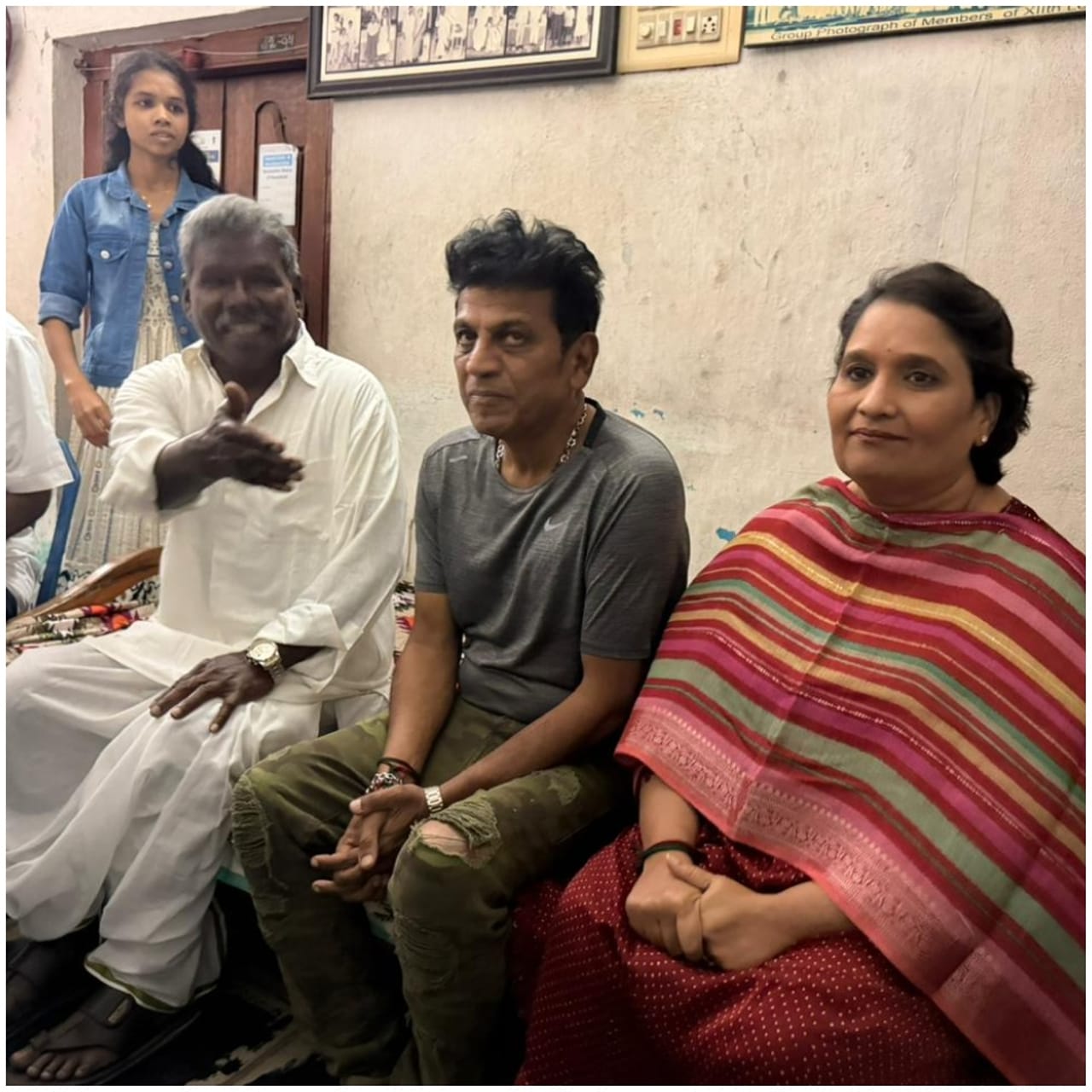 ಶಿವರಾಜ್​ಕುಮಾರ್ ಅವರು ಈಗ ತೆಲುಗಿನಲ್ಲಿ ಮುಖ್ಯ ಭೂಮಿಕೆ ನಿರ್ವಹಿಸಲು ರೆಡಿ ಆಗಿದ್ದಾರೆ. ಆಂಧ್ರ ಪ್ರದೇಶದಲ್ಲಿ ಗುಮ್ಮಡಿ ನರಸಯ್ಯ ಅವರ ಪಾತ್ರದಲ್ಲಿ ಶಿವಣ್ಣ ನಟಿಸುತ್ತಿದ್ದಾರೆ. ಈ ಚಿತ್ರದ ಮುಹೂರ್ತ ಇಂದು (ಡಿಸೆಂಬರ್ 6) ನಡೆದಿದೆ.