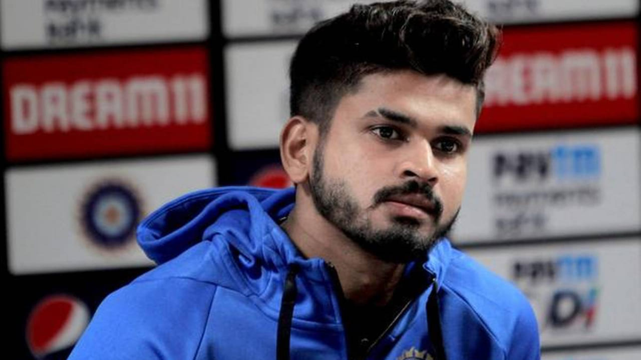 ಶ್ರೇಯಸ್ ಅಯ್ಯರ್ ಅವರ ಬ್ಯಾಟಿಂಗ್ನಲ್ಲಿ ಸಮಸ್ಯೆಯಿಲ್ಲ. ಆದರೆ ಅವರ ಸ್ನಾಯುವಿನ ದ್ರವ್ಯರಾಶಿ ಈಗಾಗಲೇ ಕಡಿಮೆಯಾಗಿದೆ ಎಂದು ಸೆಂಟರ್ ಆಫ್ ಎಕ್ಸಲೆನ್ಸ್ನ ವರದಿಯಾಗಿದೆ. ಈ ಬಗ್ಗೆ ಬಿಸಿಸಿಐ ಅಧಿಕಾರಿಯೊಬ್ಬರನ್ನು ಉಲ್ಲೇಖಿಸಿ ವರದಿ ಮಾಡಿದ್ದು, ಅವರ ಬ್ಯಾಟಿಂಗ್ನಲ್ಲಿ ಯಾವುದೇ ಸಮಸ್ಯೆ ಇಲ್ಲ, ಆದರೆ ಆಸ್ಟ್ರೇಲಿಯಾದಲ್ಲಿ ಗಾಯಗೊಂಡ ನಂತರ ಅವರು ಸುಮಾರು 6 ಕೆಜಿ ತೂಕವನ್ನು ಕಳೆದುಕೊಂಡಿದ್ದಾರೆ .