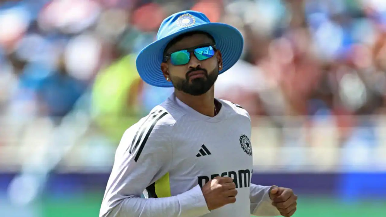 ಹೀಗಾಗಿ ಈ ಸಮಯದಲ್ಲಿ ಅವರ ಸಂಪೂರ್ಣ ಚೇತರಿಕೆ ಅತ್ಯಂತ ಮುಖ್ಯವಾಗಿದೆ. ಆದಾಗ್ಯೂ ನ್ಯೂಜಿಲೆಂಡ್ ವಿರುದ್ಧದ ಏಕದಿನ ಸರಣಿಗೆ ತಂಡವನ್ನು ಆಯ್ಕೆ ಮಾಡುವ ಮೊದಲು ಅವರ ಪ್ರಸ್ತುತ ಸ್ಥಿತಿಯ ಬಗ್ಗೆ ಆಯ್ಕೆದಾರರು ಮತ್ತು ತಂಡದ ನಿರ್ವಹಣೆಗೆ ತಿಳಿಸಲಾಗುವುದು ಎಂದು ವರದಿಯಾಗಿದೆ.